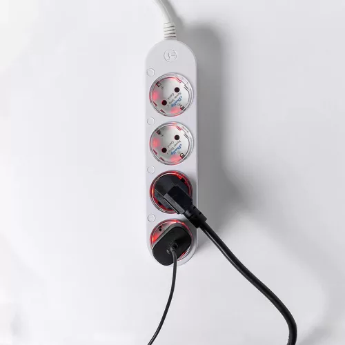 Shelly Power Strip 4 Gen4 –  smart power strip with 4 sockets, power meter, Wi-Fi, Zigbee, Matter, white