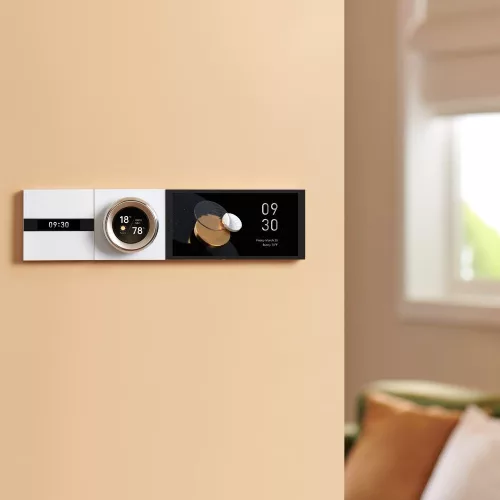 Aqara V1 Display Switch - a 2-channel smart Zigbee wall switch with LCD screen